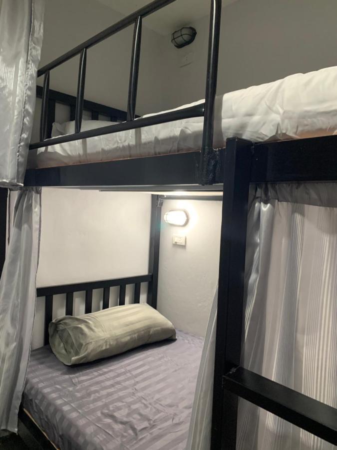 Youniverse Homestay Чиангмай Экстерьер фото