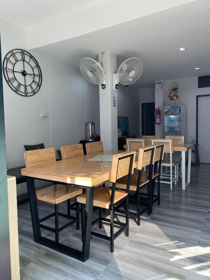 Youniverse Homestay Чиангмай Экстерьер фото